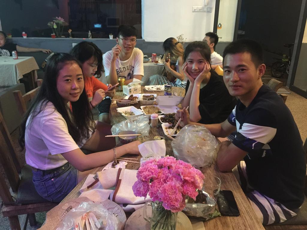 Zhaohuaxishi Youth Hostel Guangzhou Bagian luar foto