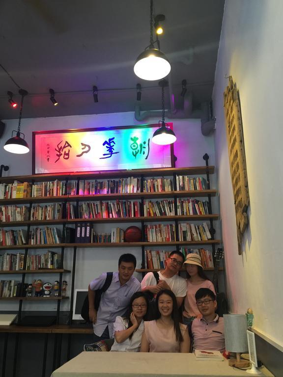 Zhaohuaxishi Youth Hostel Guangzhou Bagian luar foto