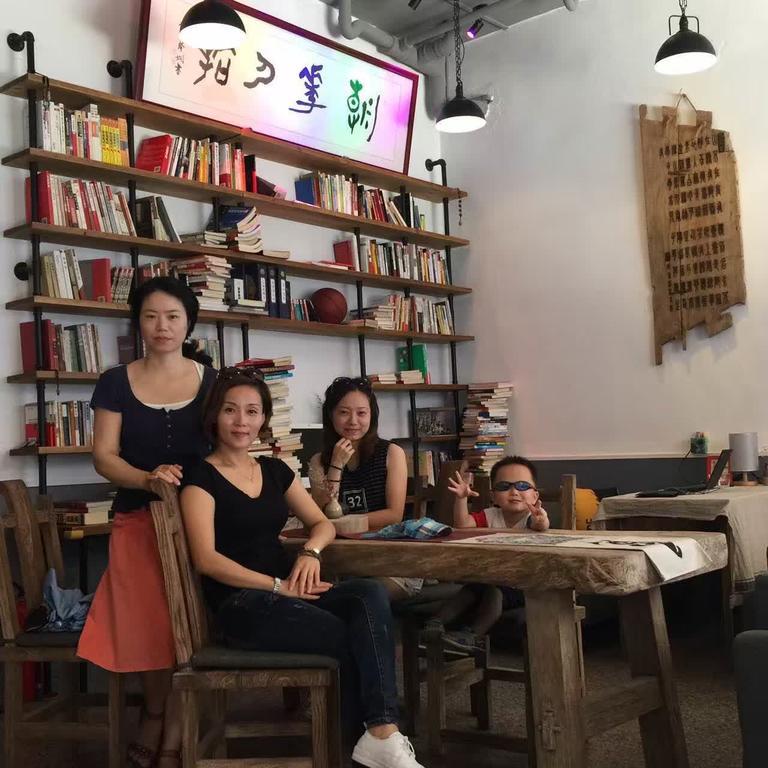 Zhaohuaxishi Youth Hostel Guangzhou Bagian luar foto