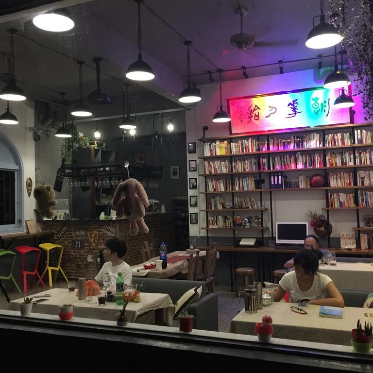 Zhaohuaxishi Youth Hostel Guangzhou Bagian luar foto