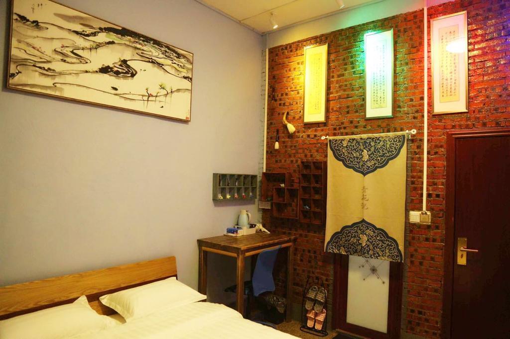 Zhaohuaxishi Youth Hostel Guangzhou Bagian luar foto