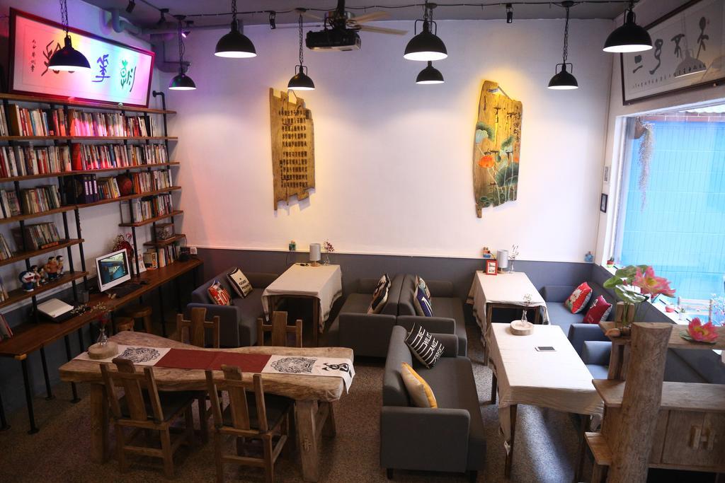 Zhaohuaxishi Youth Hostel Guangzhou Bagian luar foto