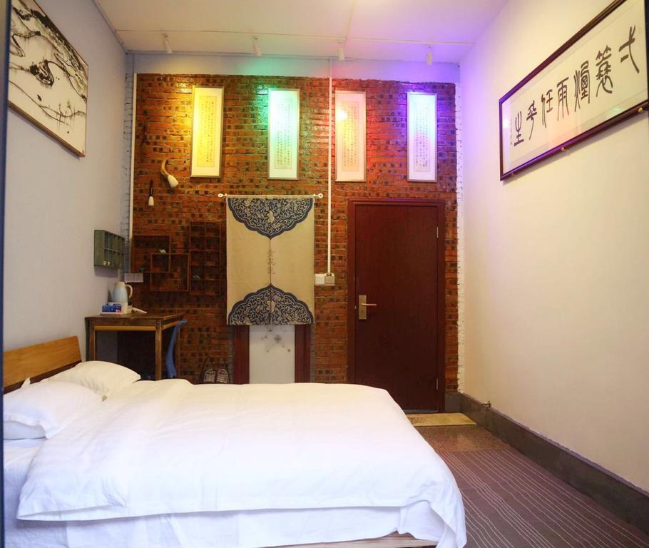 Zhaohuaxishi Youth Hostel Guangzhou Bagian luar foto
